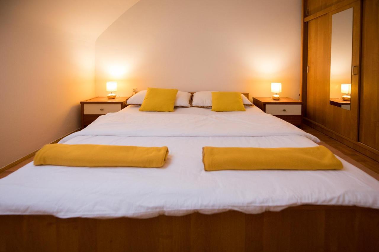 Apartman Ana Appartamento Ossero Esterno foto